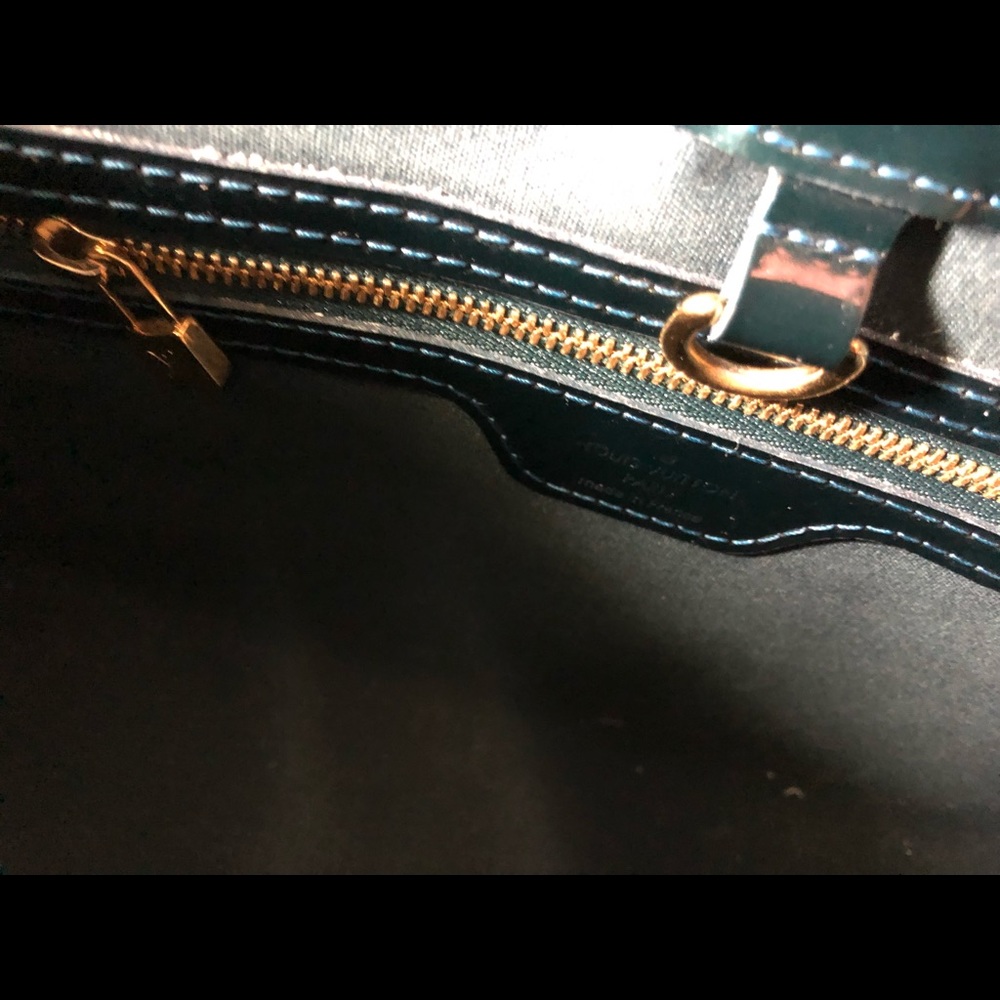 SOLD🎈Vernis Leather Tote - Picture 8 of 8